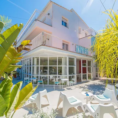 Beach Hostel Sitges